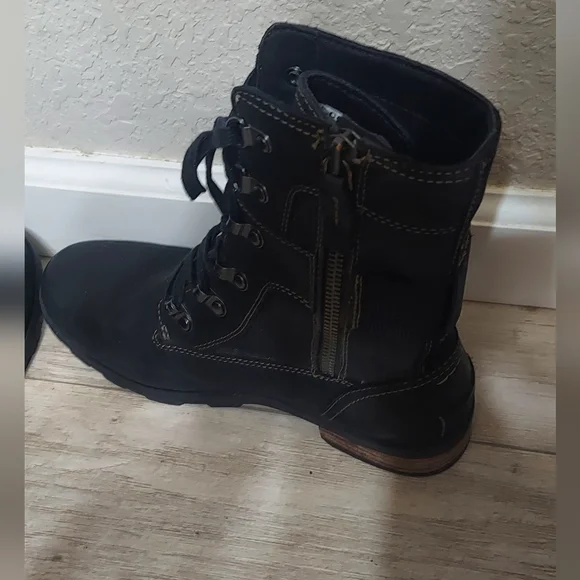 Sorel Emelie Conquest Boots Black Leather Moto Waterproof Shoes Women's Size 7.5 - Picture 4 of 7